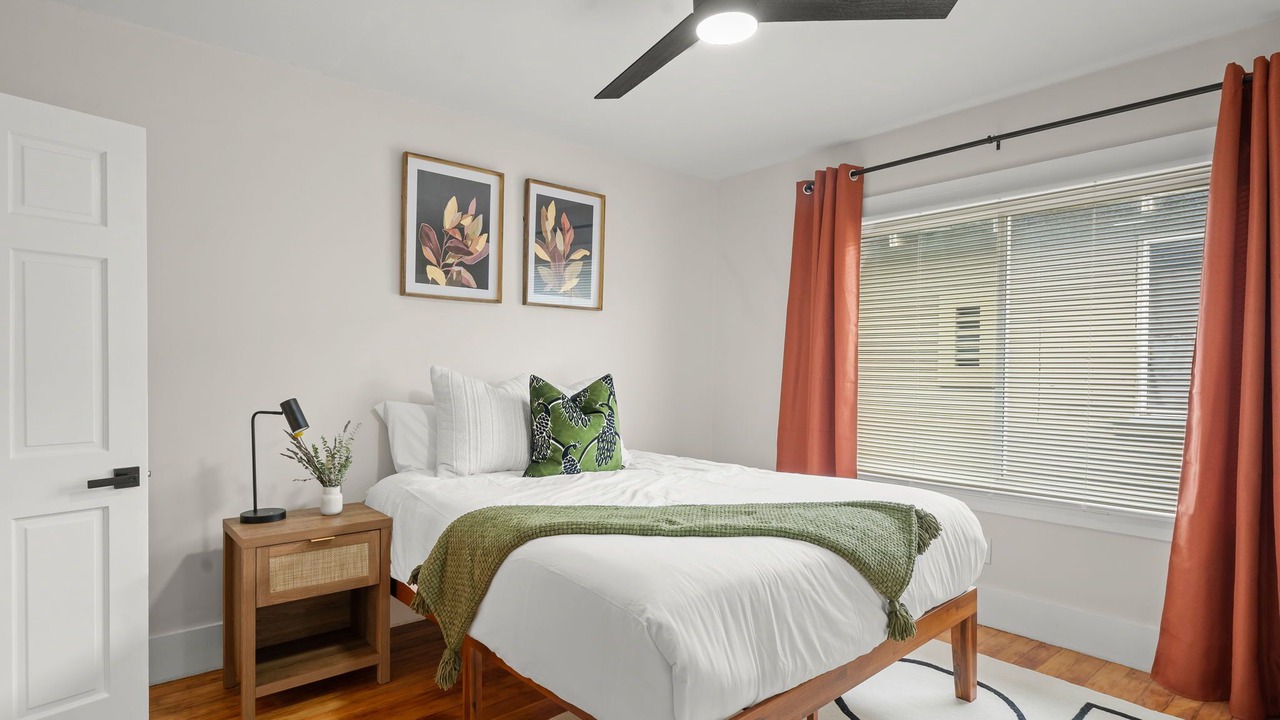 Photo of Bedroom in Oakland