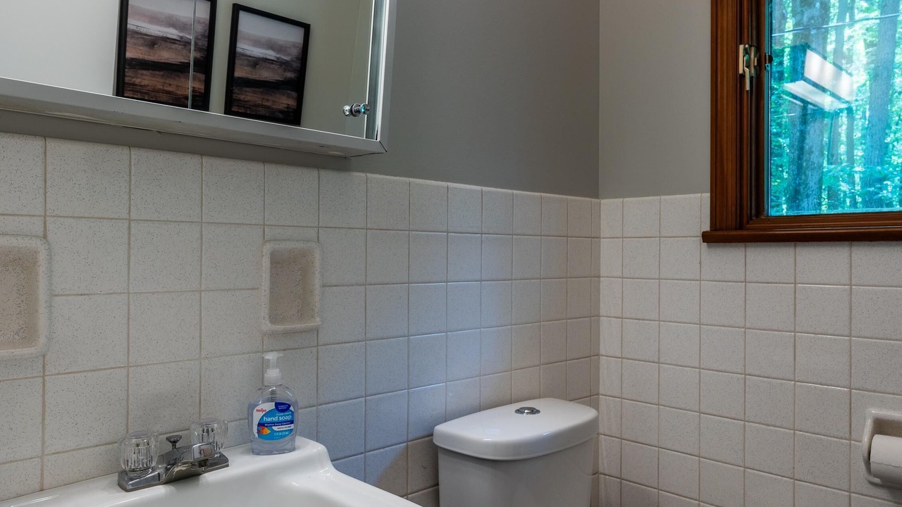Photo of Bathroom in Helmsburg
