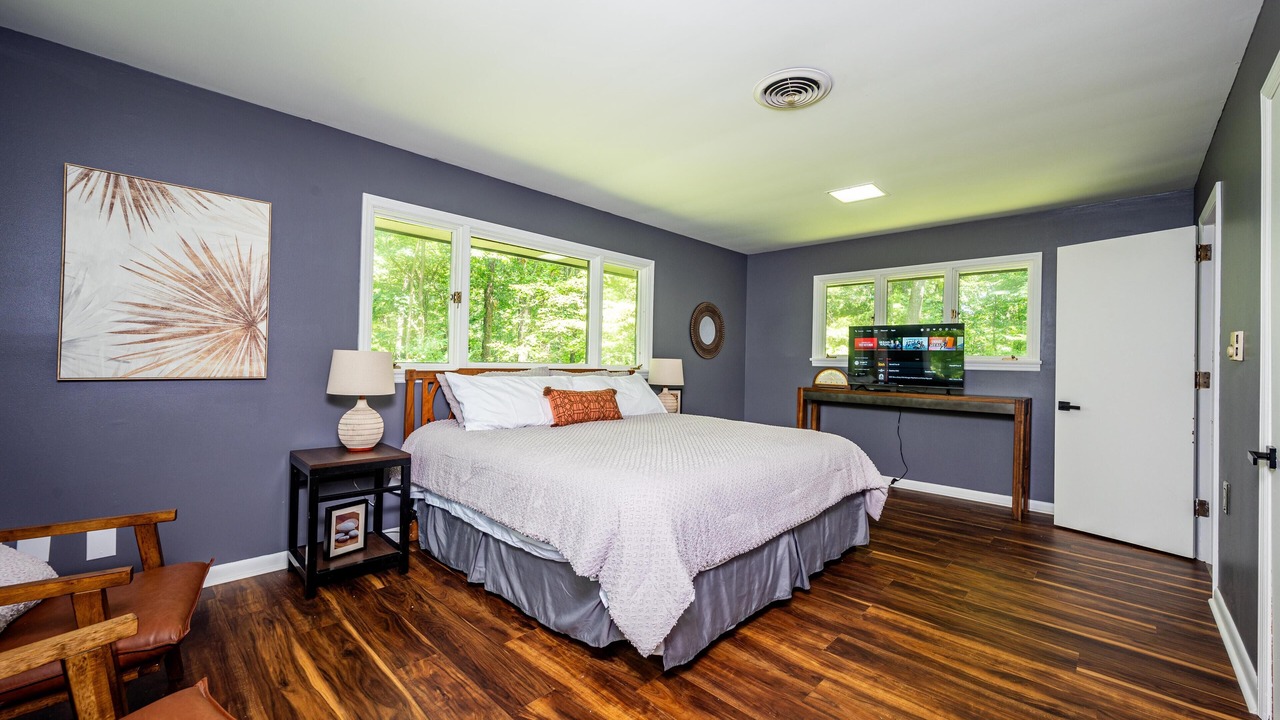 Photo of Bedroom in Helmsburg