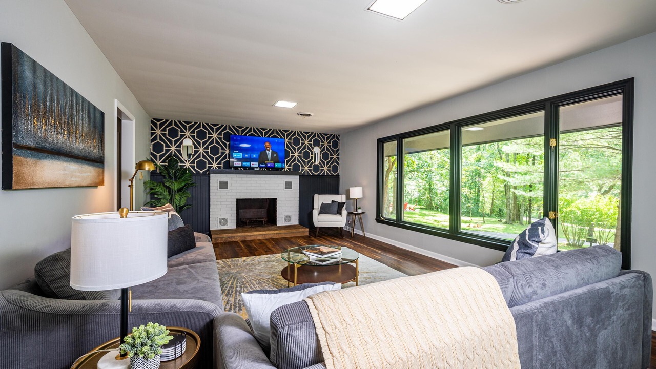 Photo of Livingroom in Helmsburg