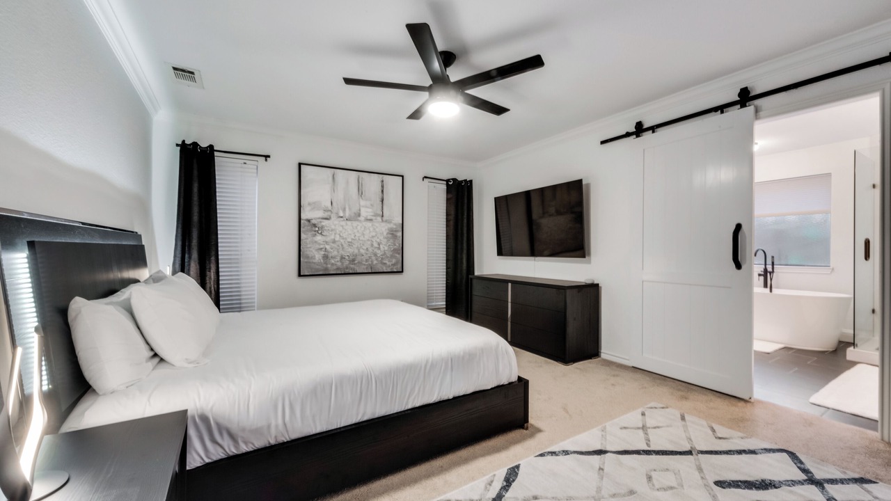 Photo of Bedroom in Southwest Carrollton