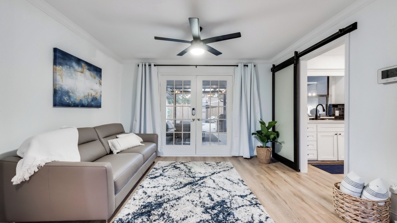 Photo of Livingroom in Southwest Carrollton