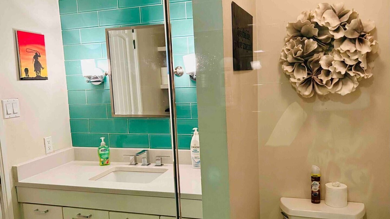 Photo of Bathroom in Era
