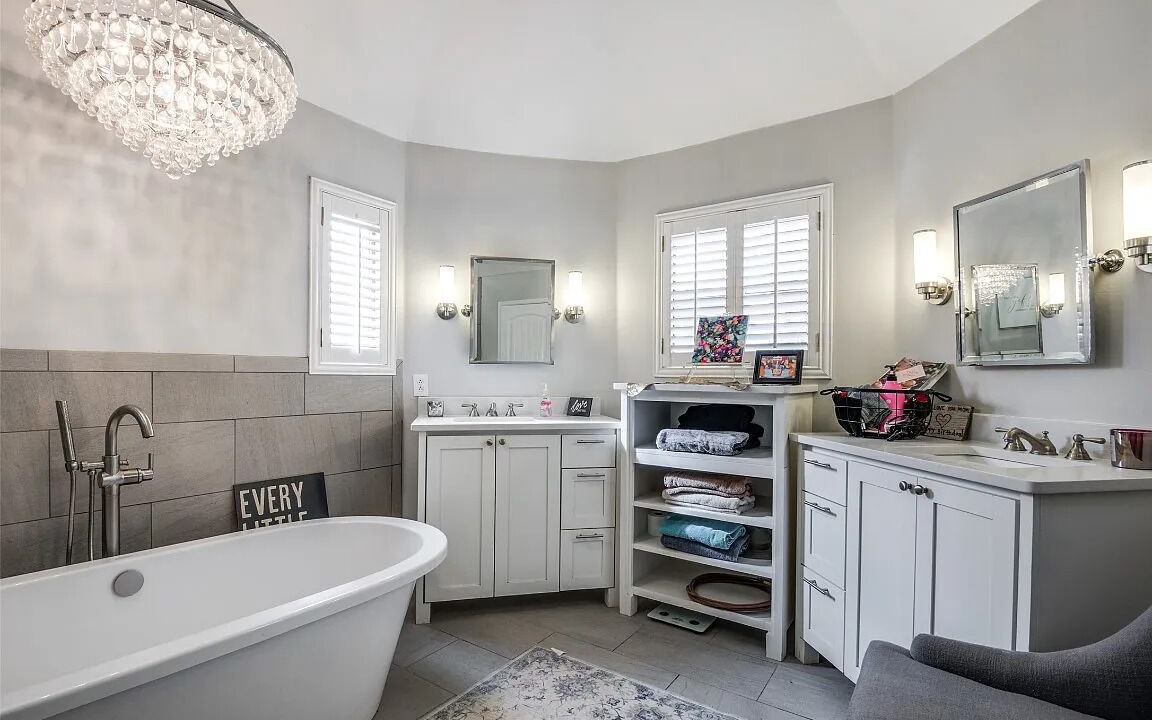 Photo of Bathroom in Era
