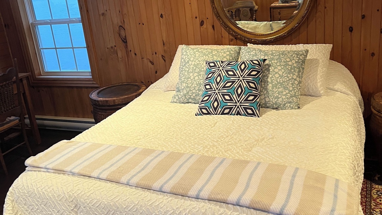 Photo of Bedroom in Bay Roberts