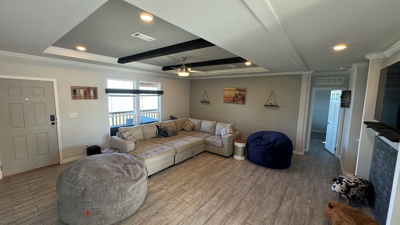 Photo of Livingroom in Graford