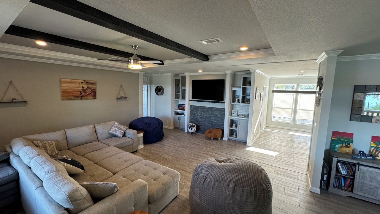 Photo of Livingroom in Graford