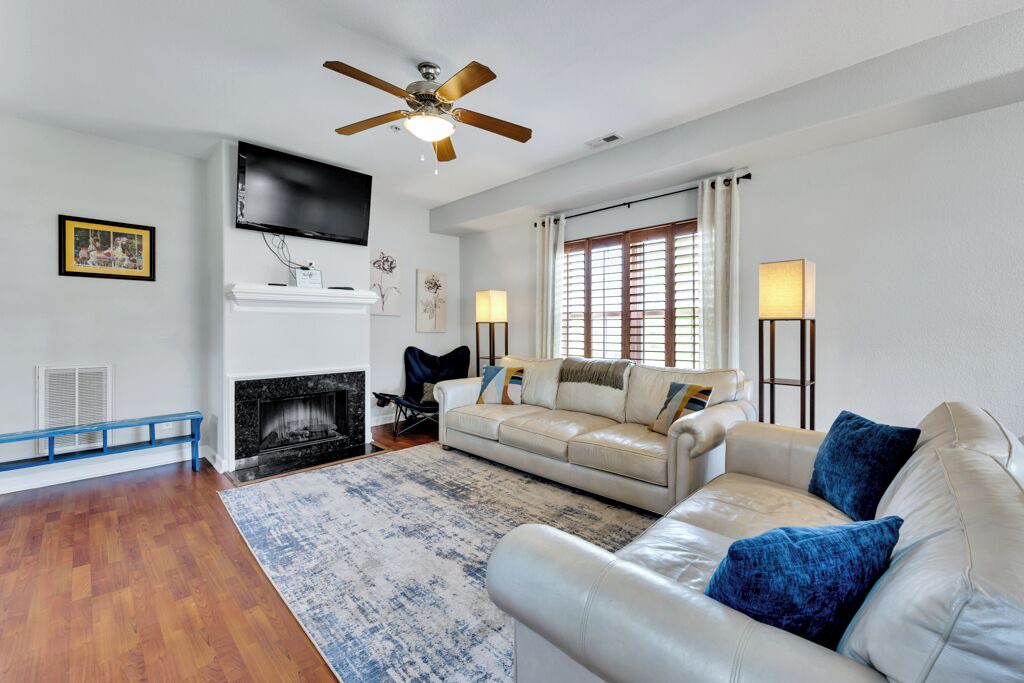 Photo of Livingroom in Northeast Virginia Beach