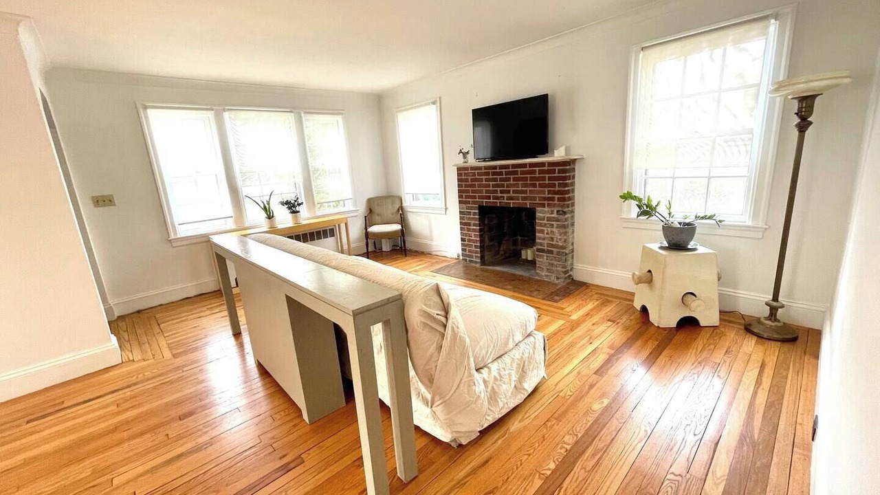 Photo of Livingroom in Elmhurst