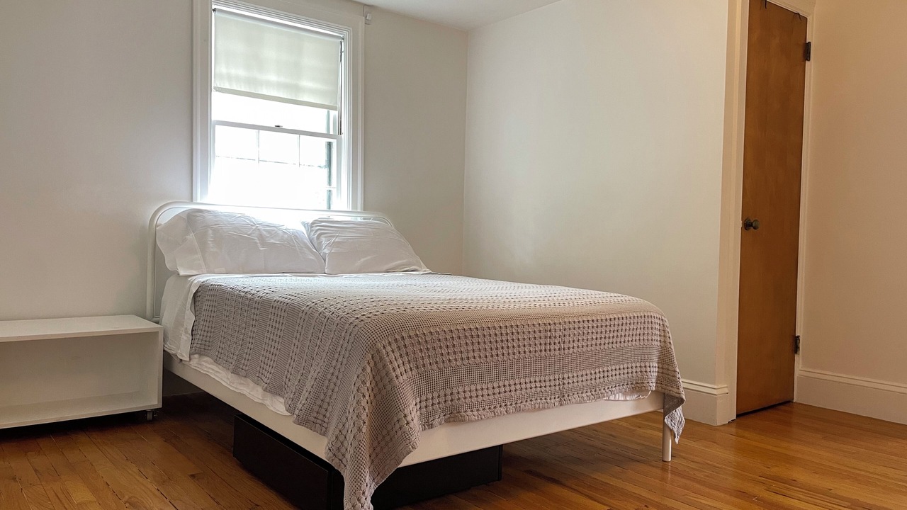 Photo of Bedroom in Elmhurst