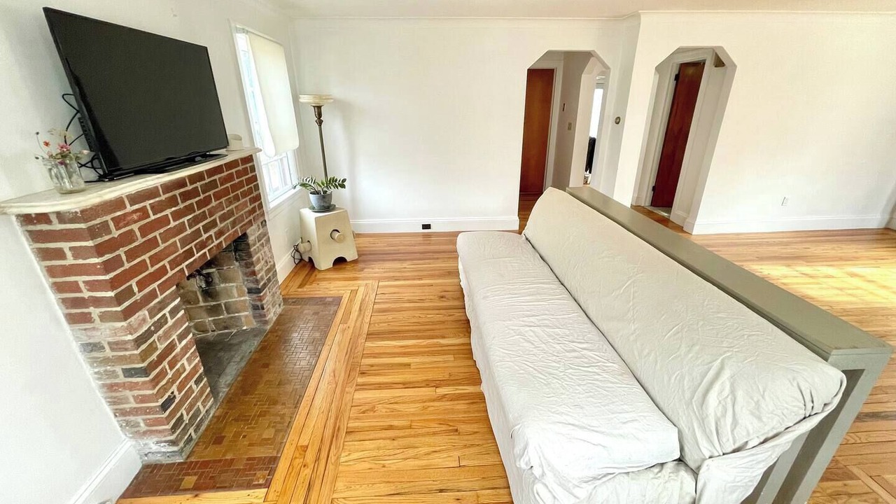 Photo of Livingroom in Elmhurst