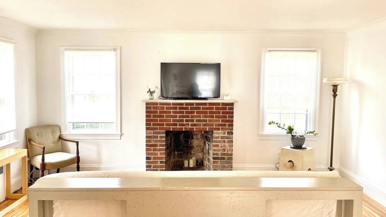 Photo of Livingroom in Elmhurst