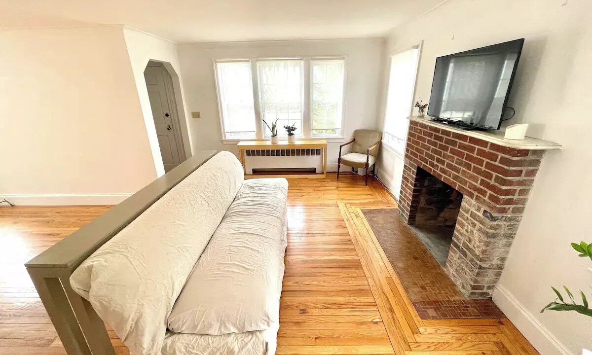 Photo of Livingroom in Elmhurst