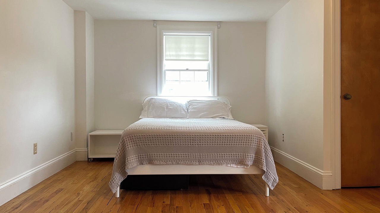 Photo of Bedroom in Elmhurst