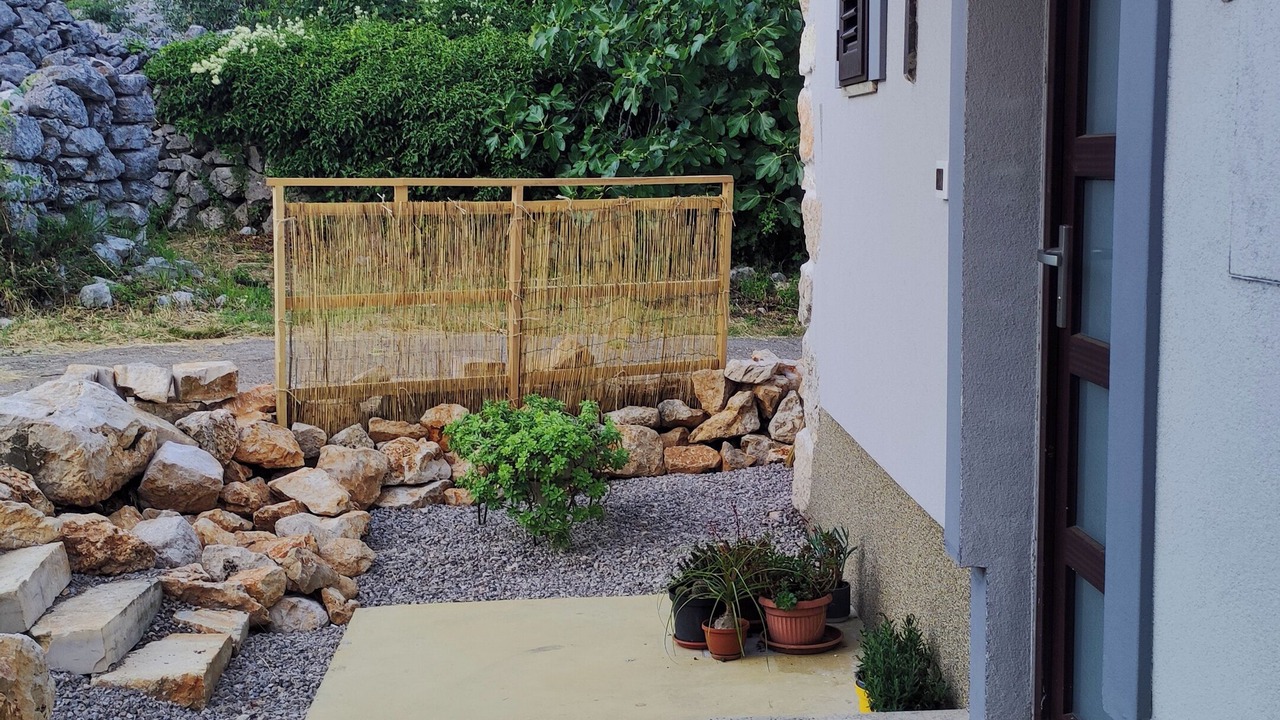 Photo of Outdoor in Brsec