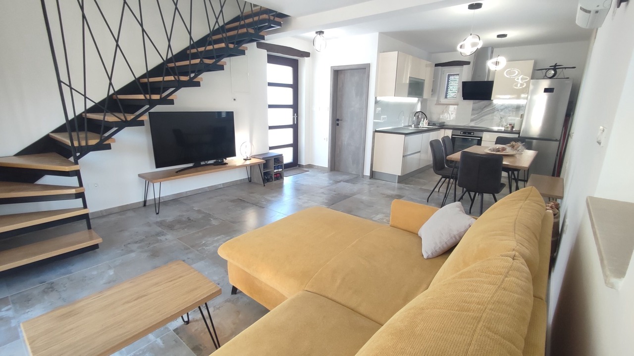 Photo of Livingroom in Brsec