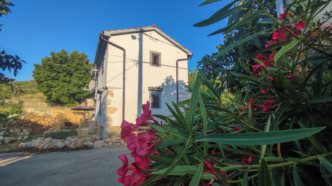 Photo of Outdoor in Brsec