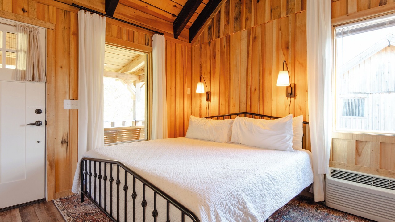 Photo of Bedroom in Smithville