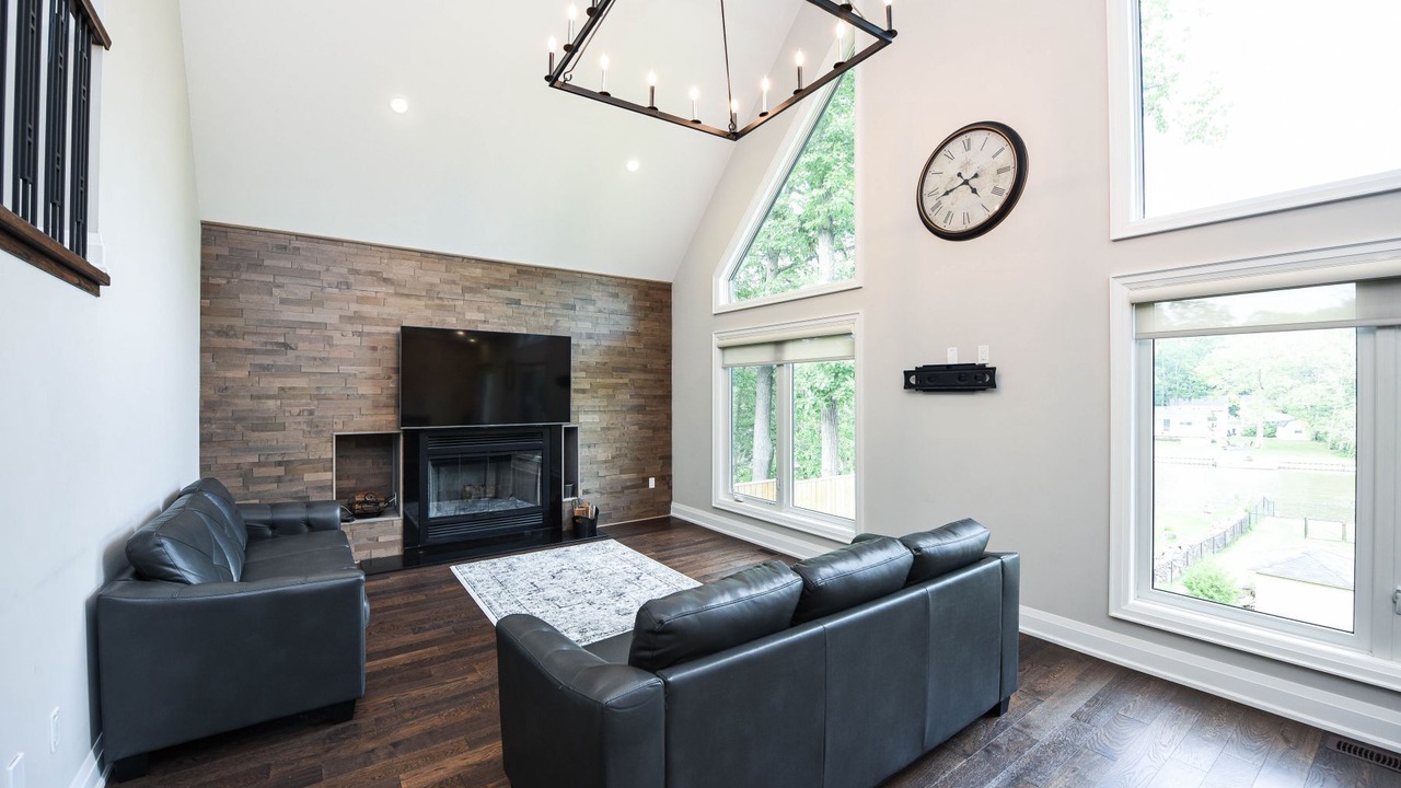 Photo of Livingroom in Wasaga Beach