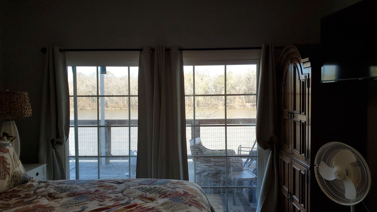Photo of Bedroom in Appling County