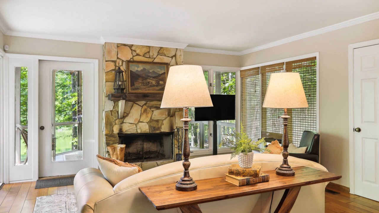 Photo of Livingroom in Pine Mountain Valley