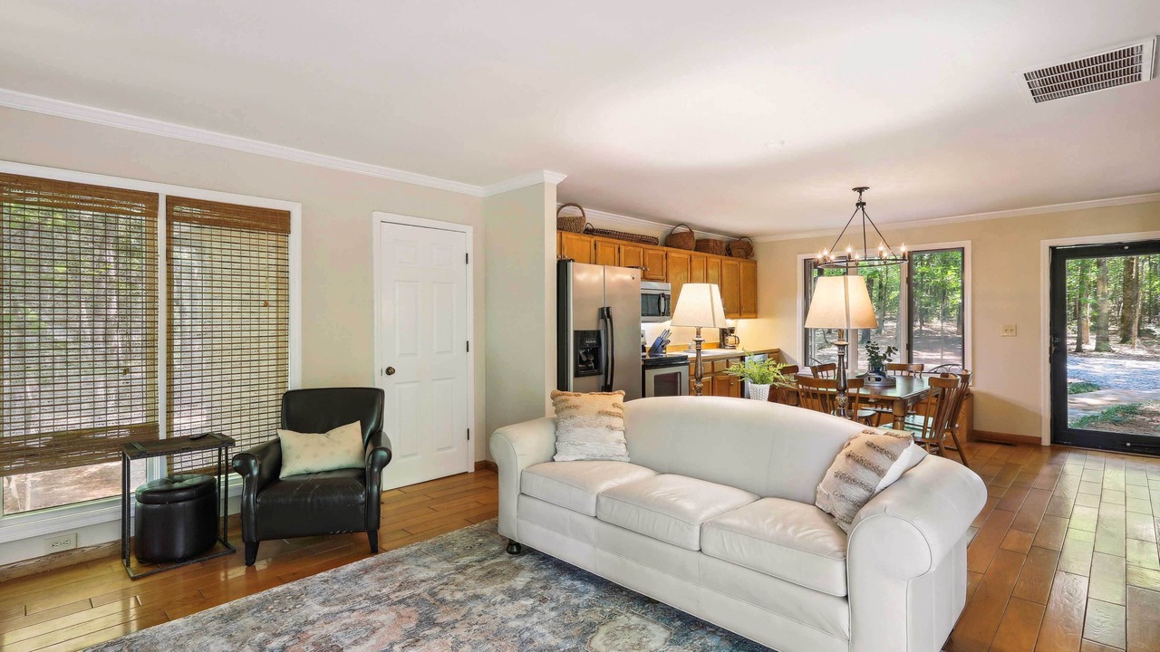 Photo of Livingroom in Pine Mountain Valley