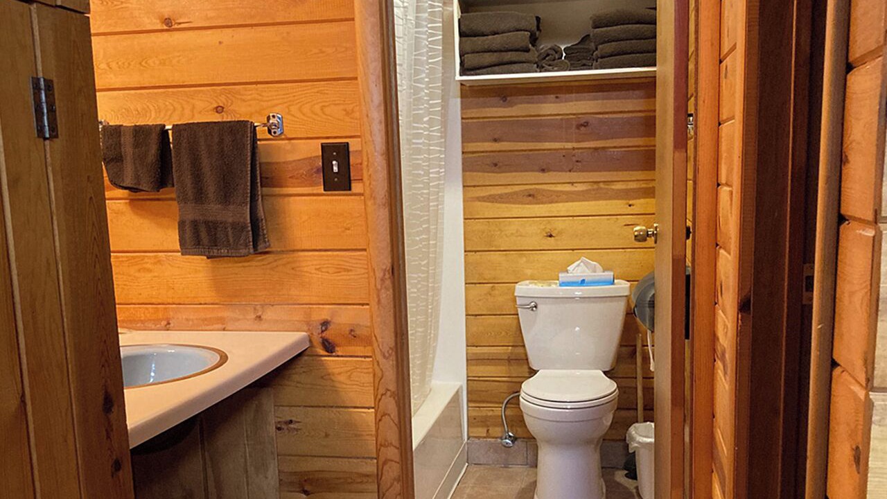 Photo of Bathroom in Deadwood