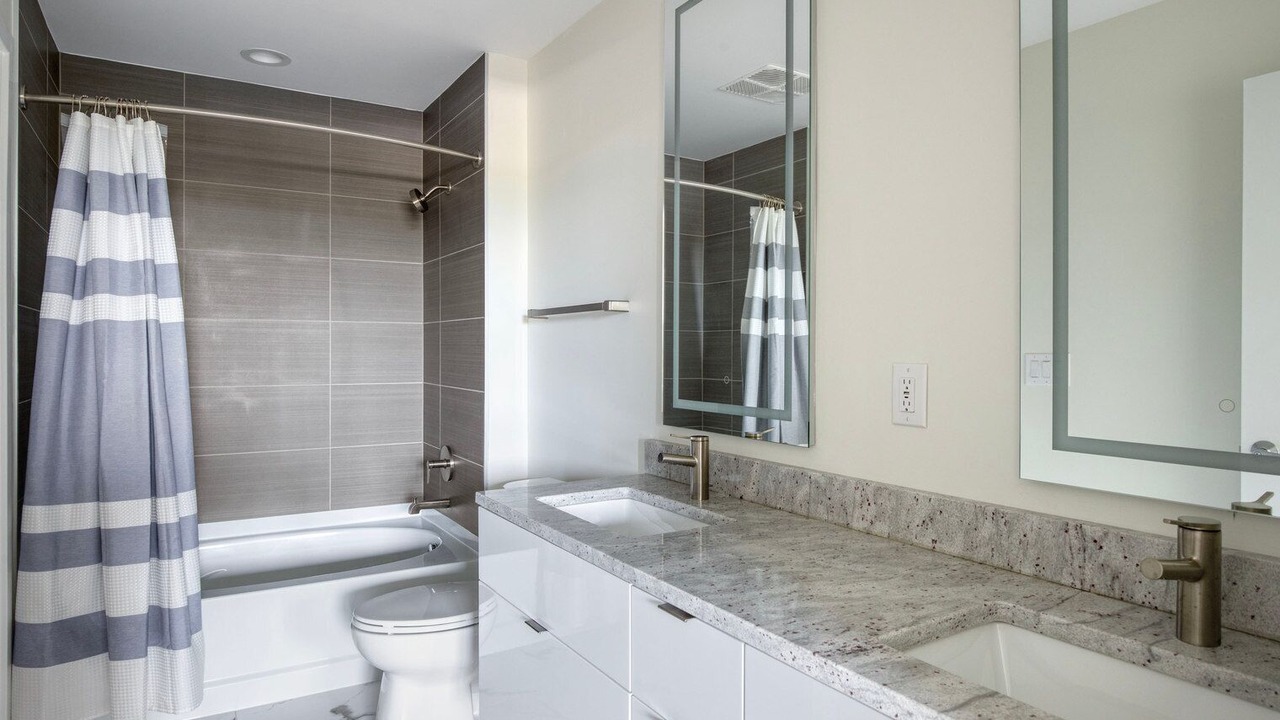 Photo of Bathroom in Pentagon City