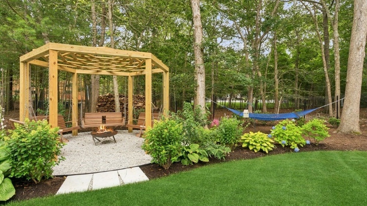 Photo of Outdoor in East Hampton North