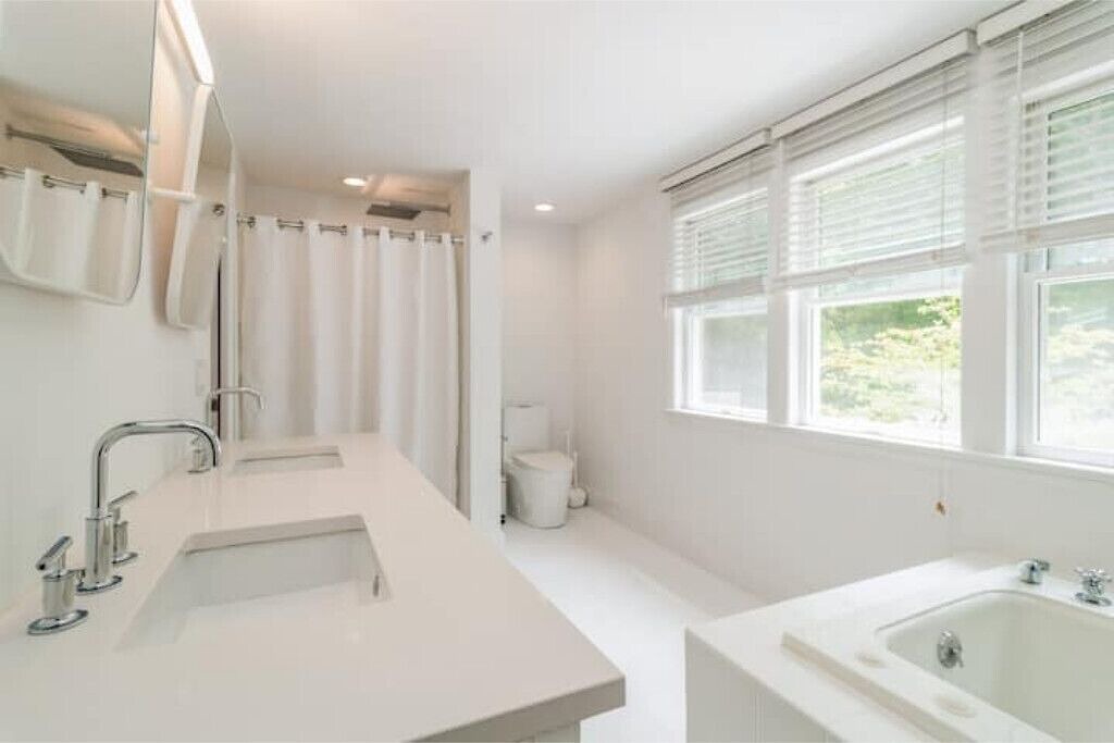 Photo of Bathroom in East Hampton North