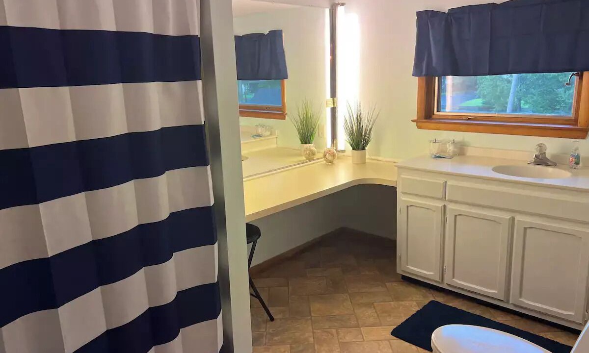 Photo of Bathroom in Verona Beach