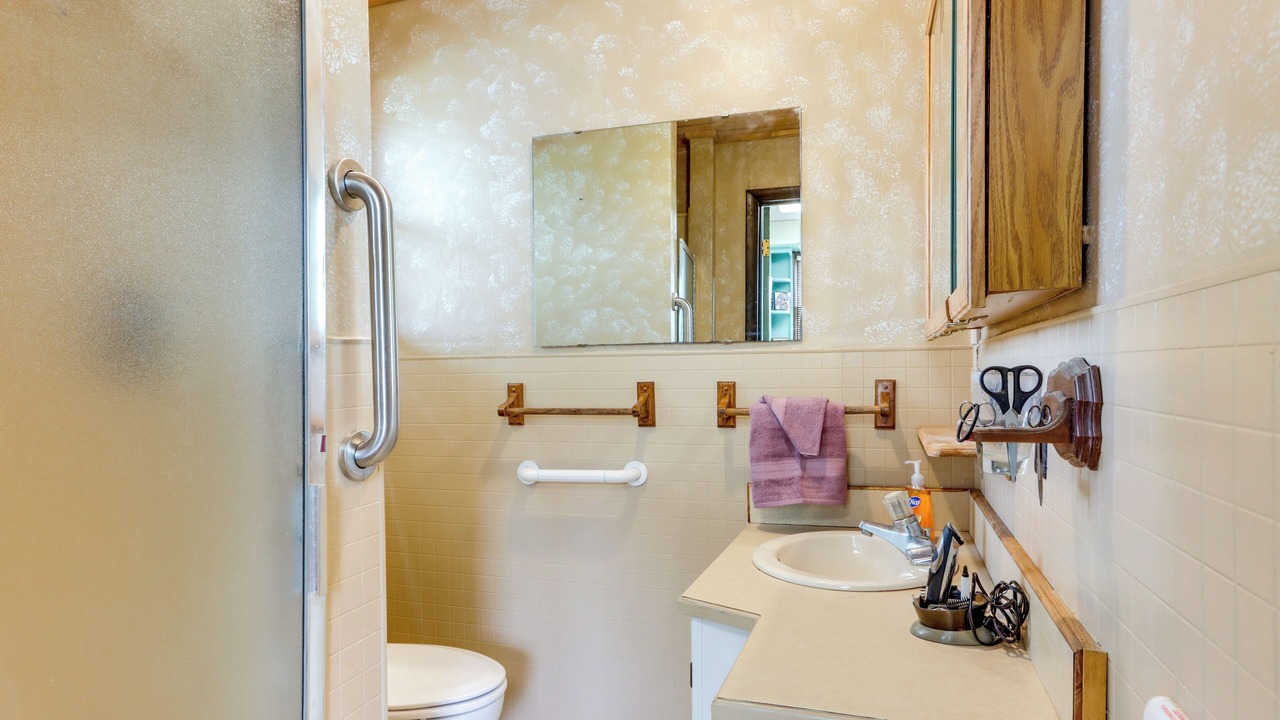 Photo of Bathroom in Weaubleau