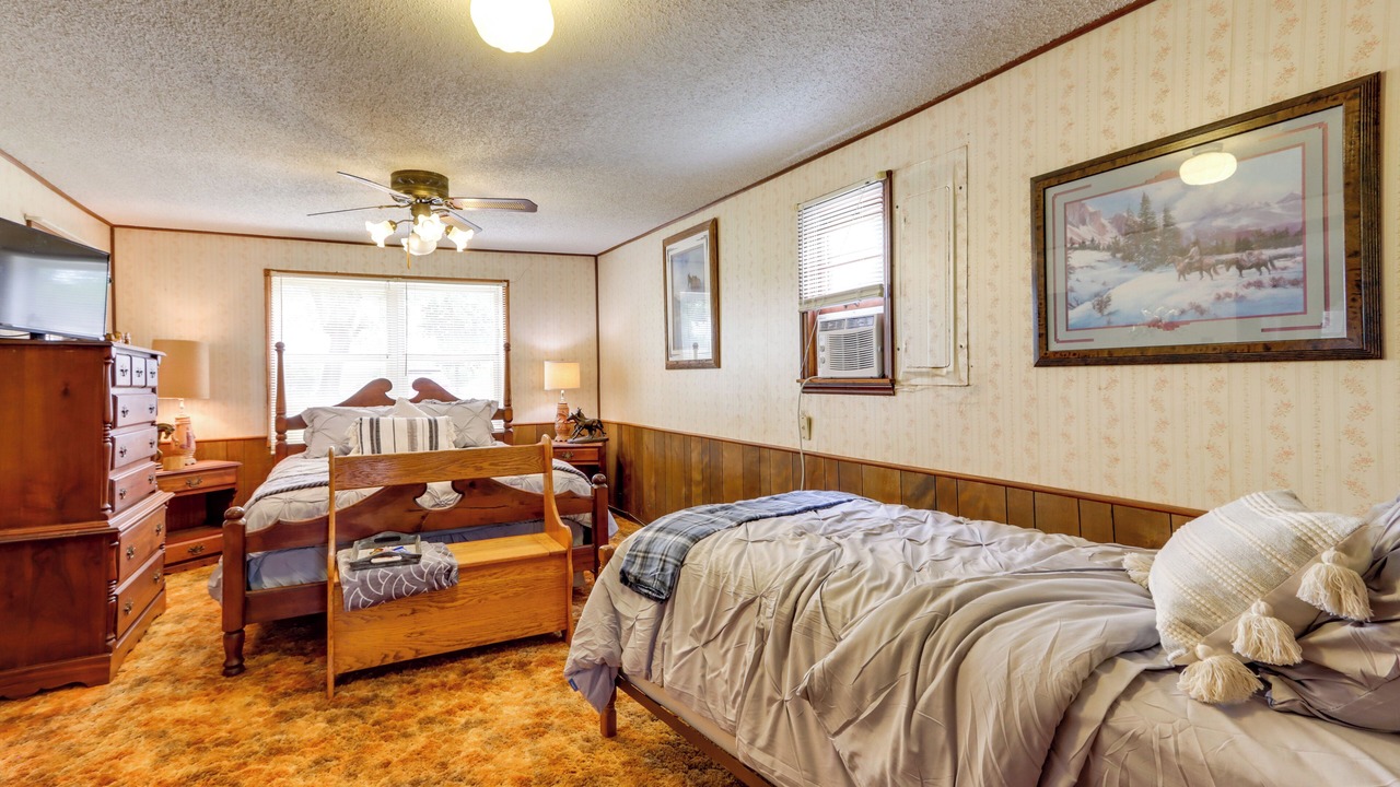 Photo of Bedroom in Weaubleau