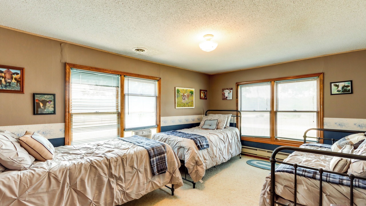 Photo of Bedroom in Weaubleau