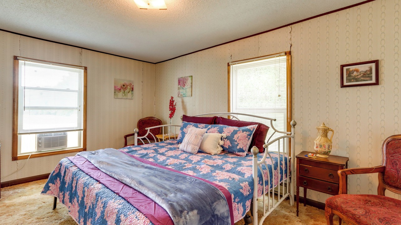 Photo of Bedroom in Weaubleau