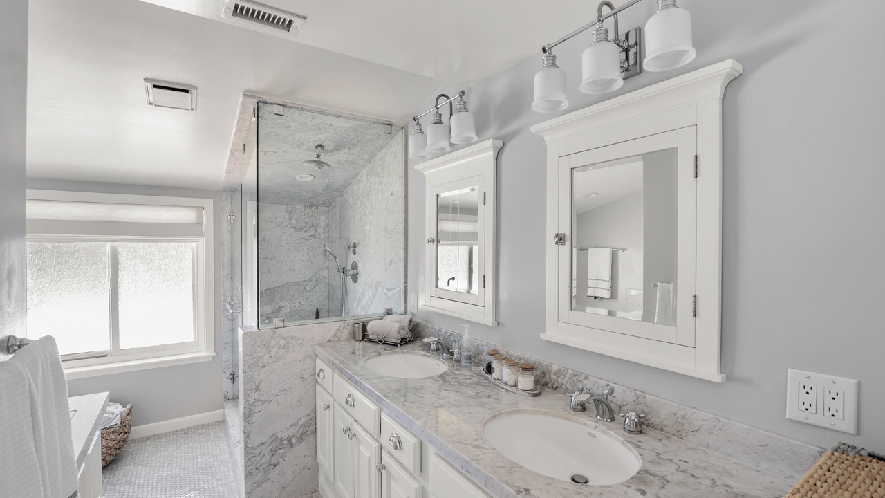 Photo of Bathroom in Hollywood
