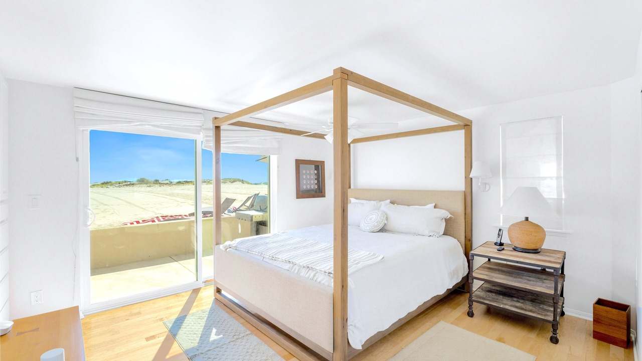 Photo of Bedroom in Hollywood