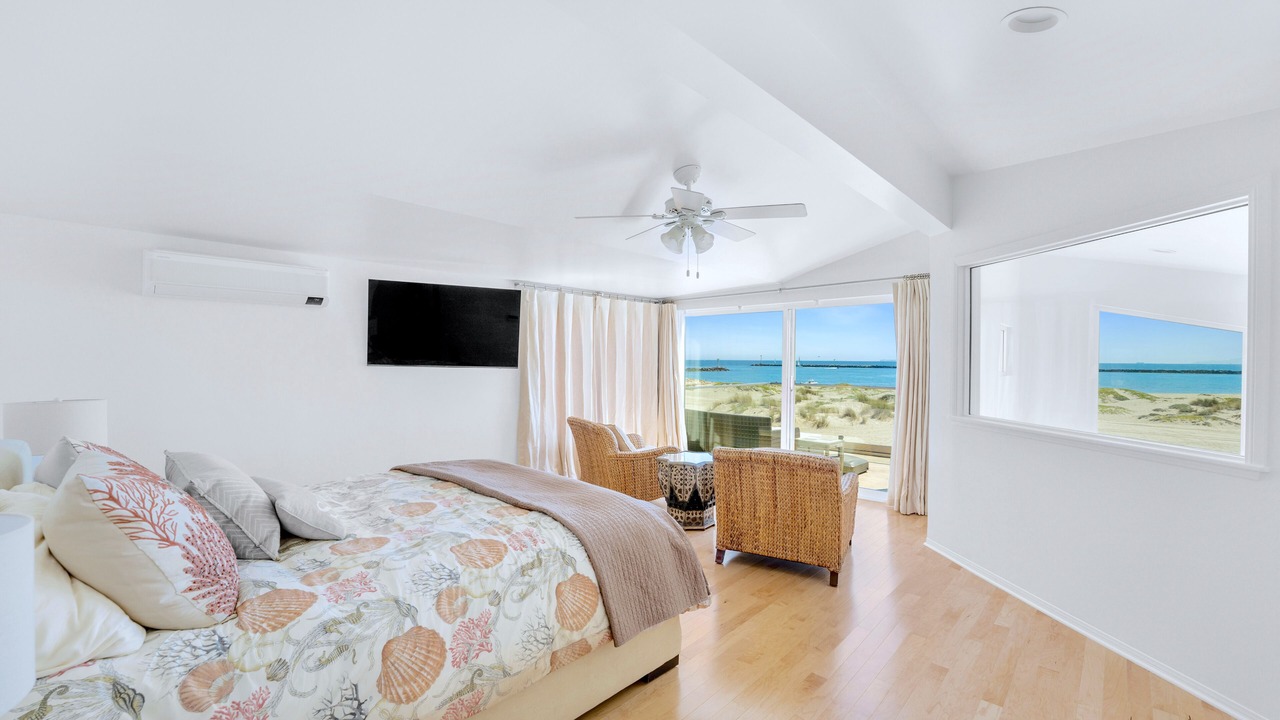 Photo of Bedroom in Hollywood
