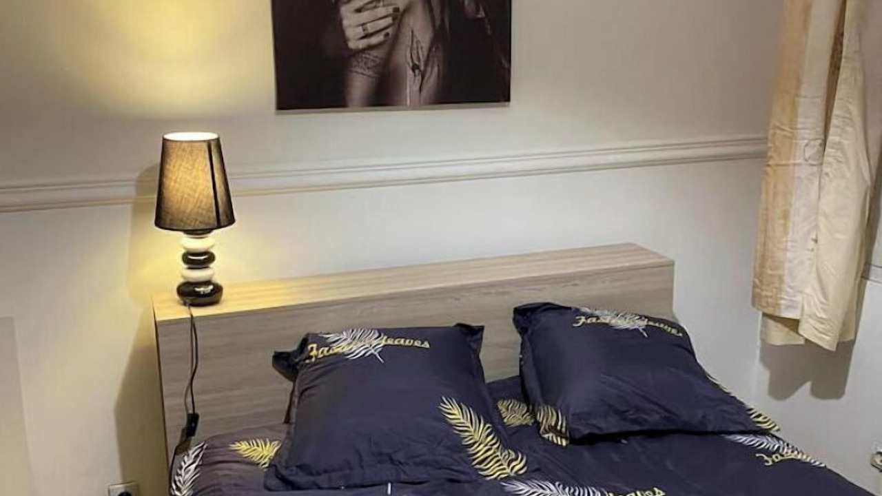 Photo of Bedroom in Comedie