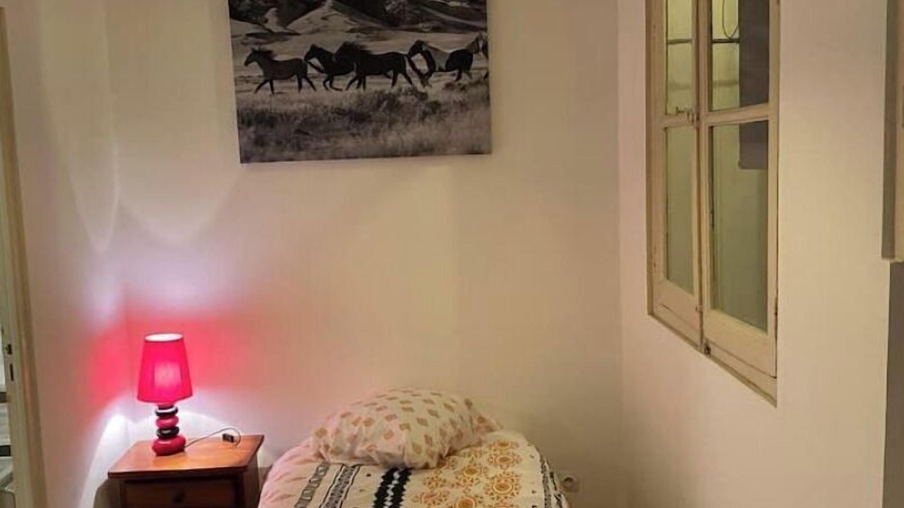 Photo of Bedroom in Comedie