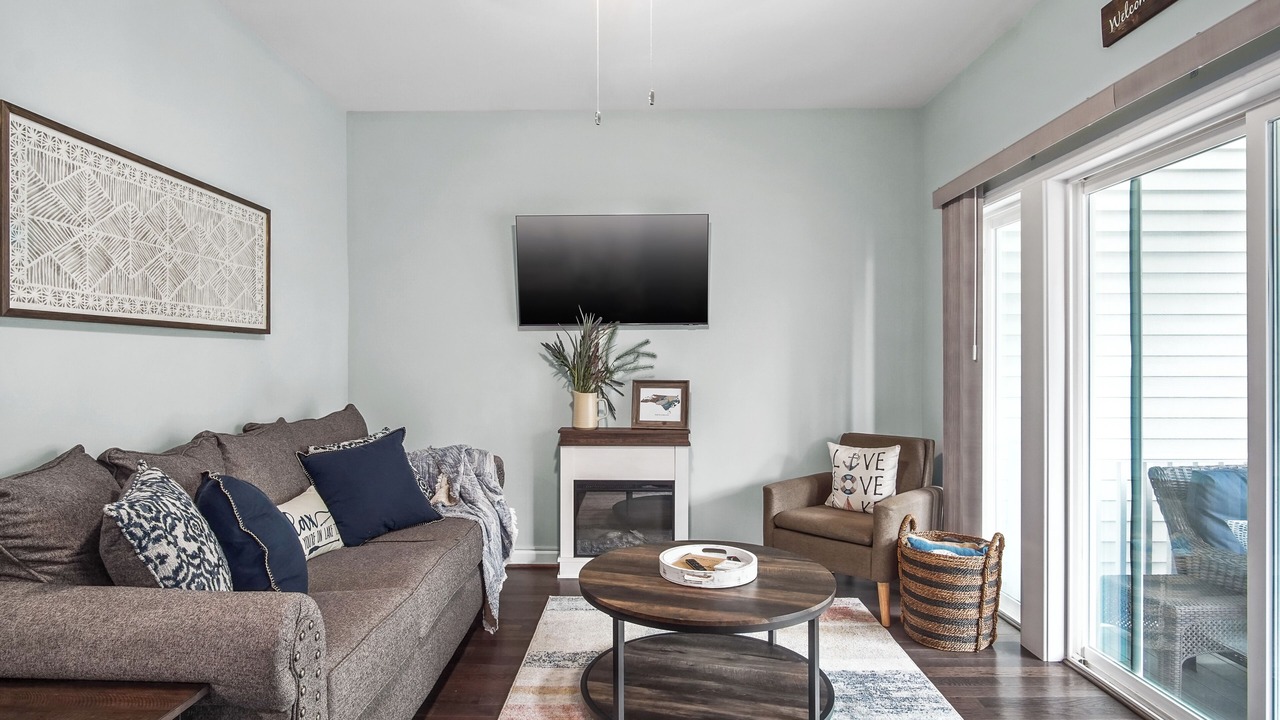 Photo of Livingroom in Eatons Crossing