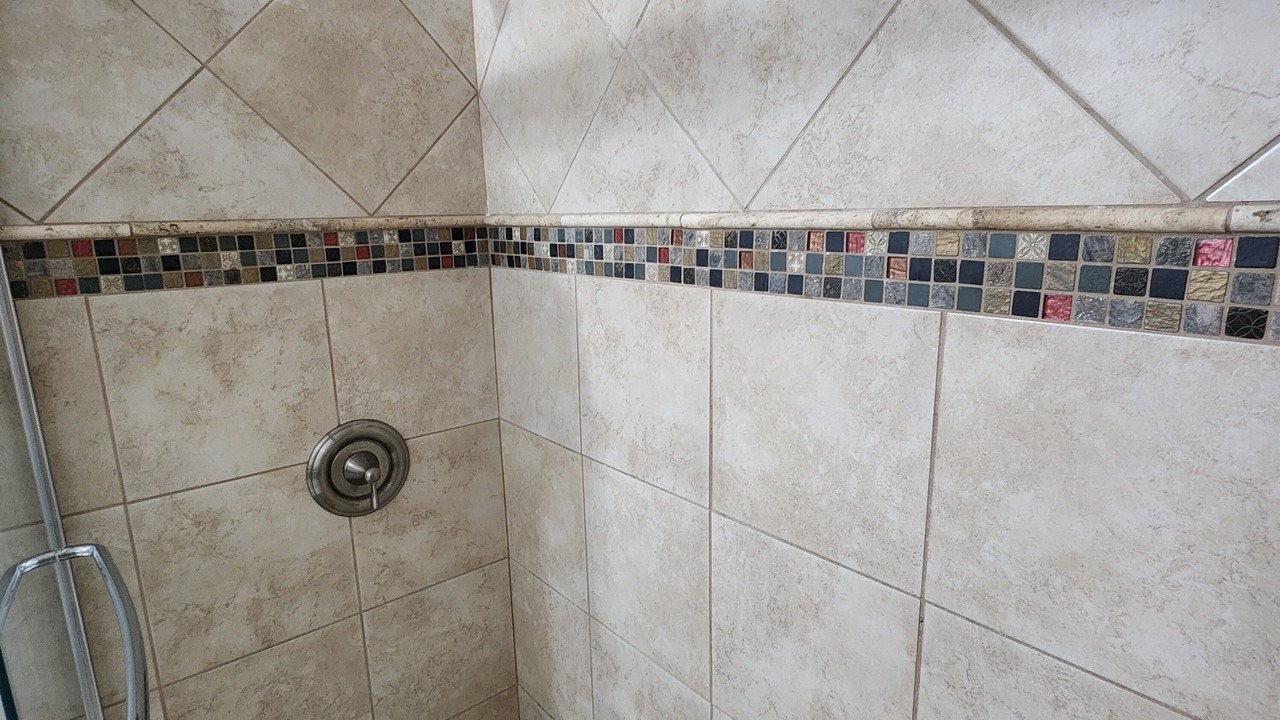 Photo of Bathroom in Bayshore Gardens