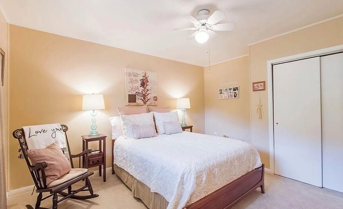 Photo of Bedroom in Benton