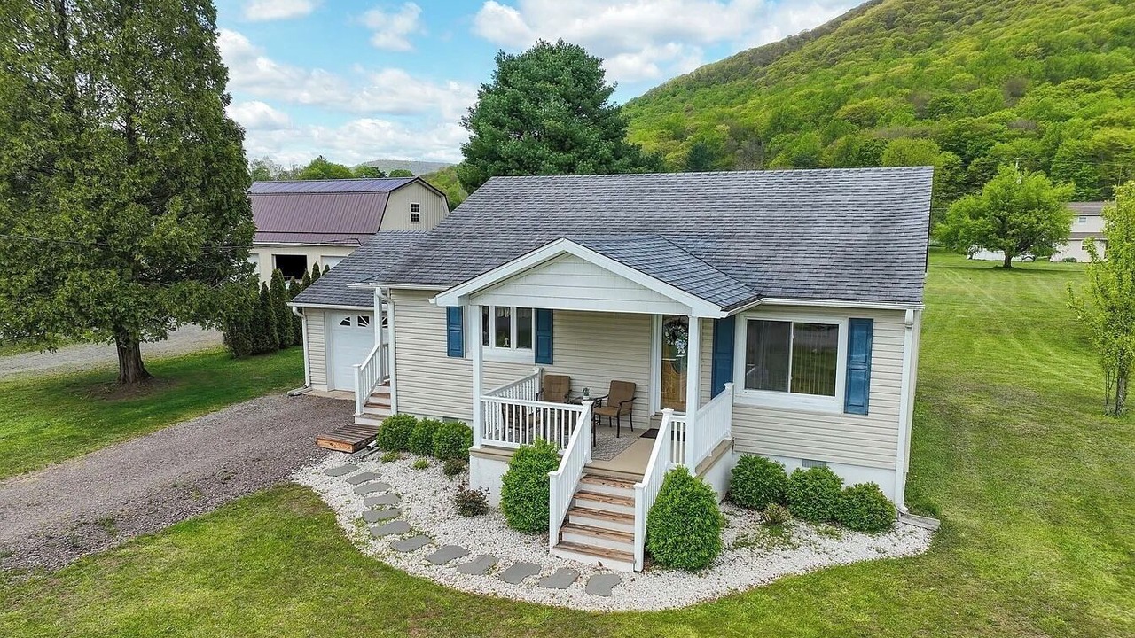 Photo of Outdoor in Benton