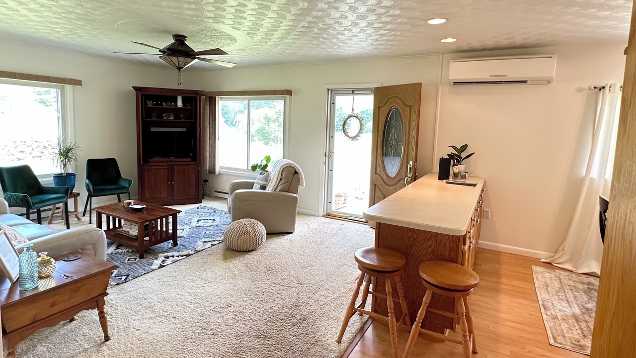 Photo of Livingroom in Benton