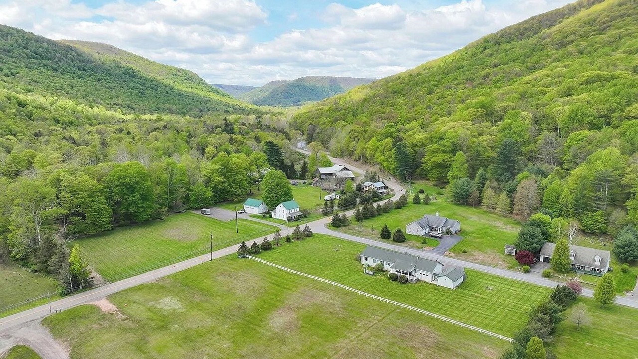 Photo of Outdoor in Benton