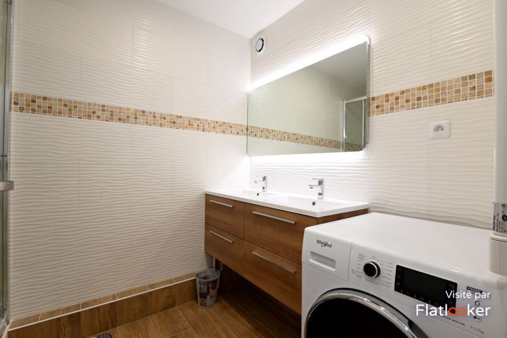 Photo of Bathroom in Cergy