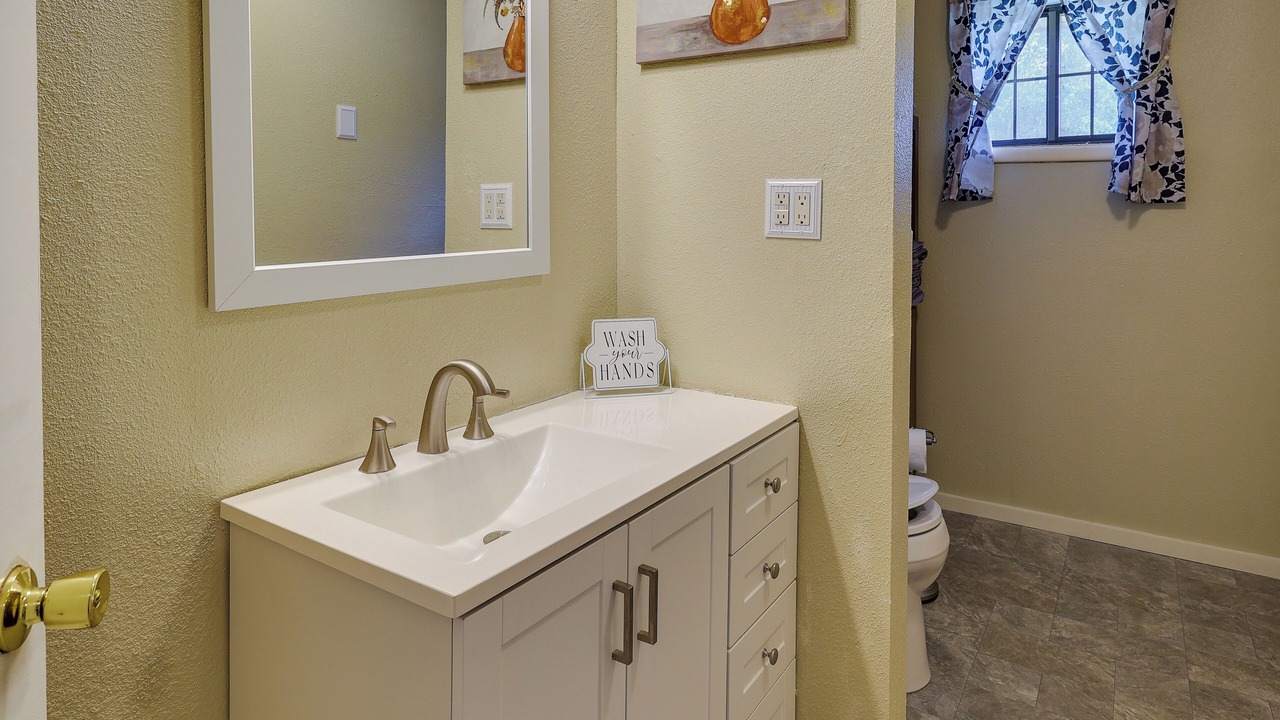 Photo of Bathroom in Maysville