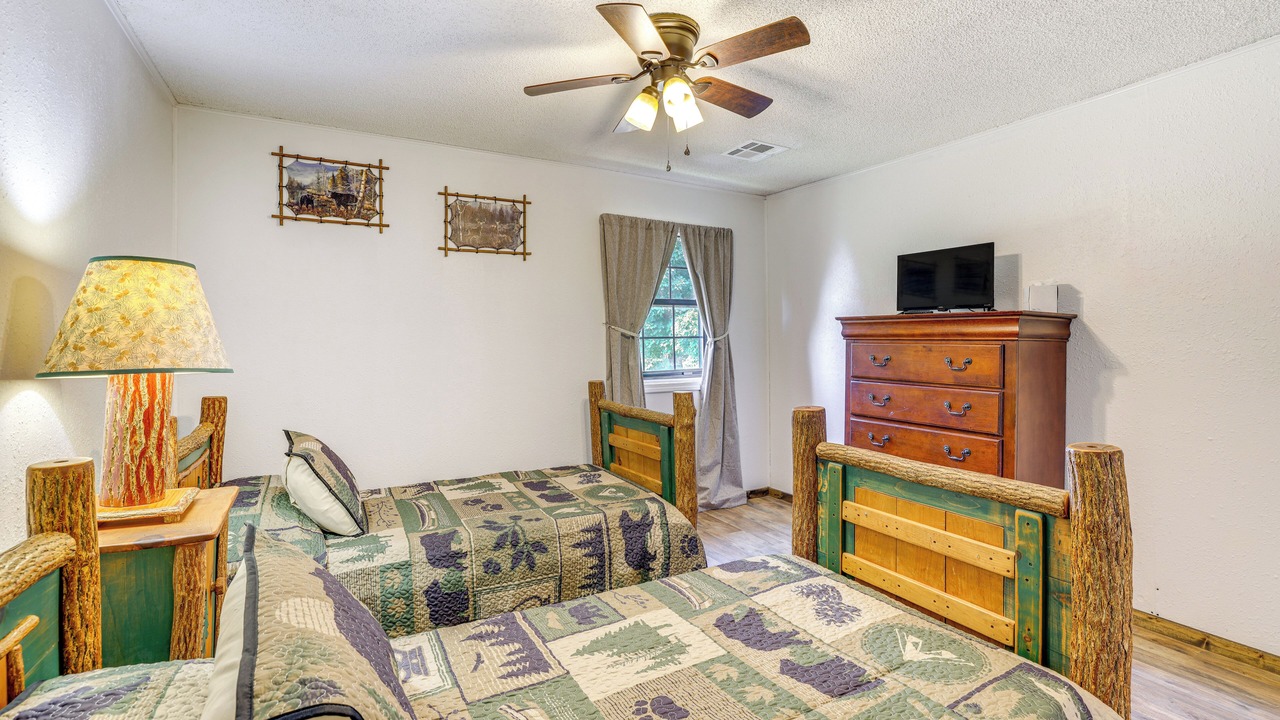 Photo of Bedroom in Maysville