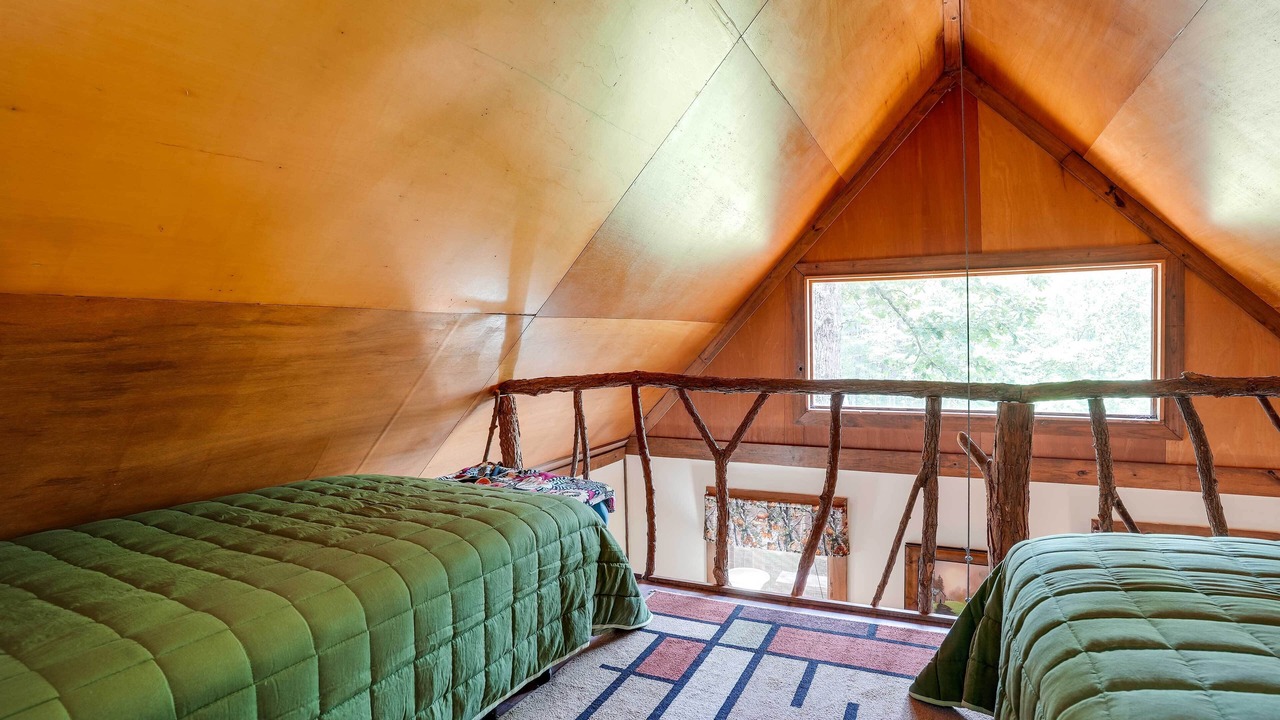 Photo of Bedroom in Menlo